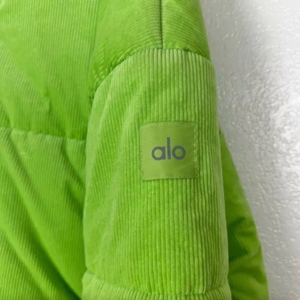 Alo Yoga Corduroy Stage Puffer in Celery Green Unisex Cotton Blend Size XXL